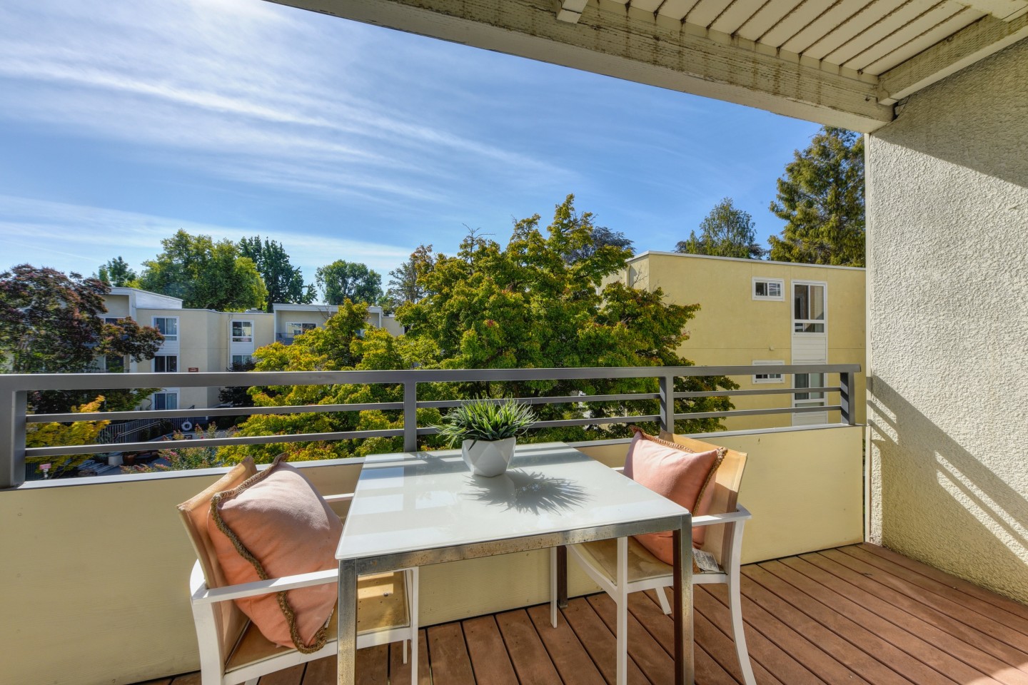 The Retreat Apartments Image 32