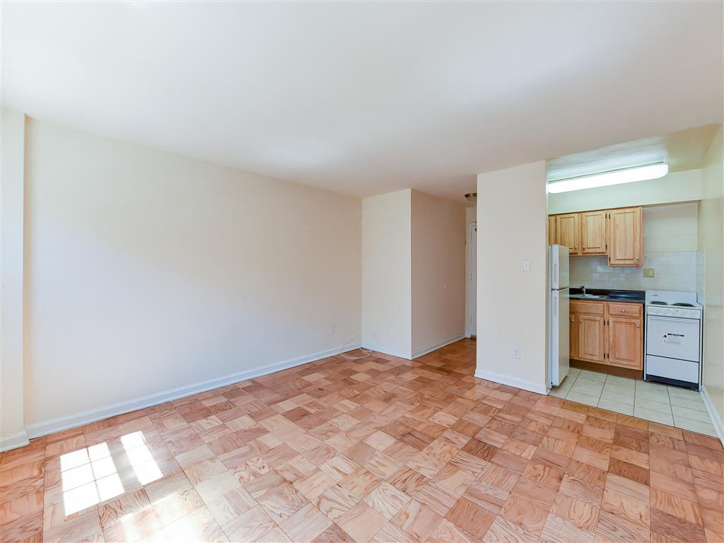 Alpha House Image 11