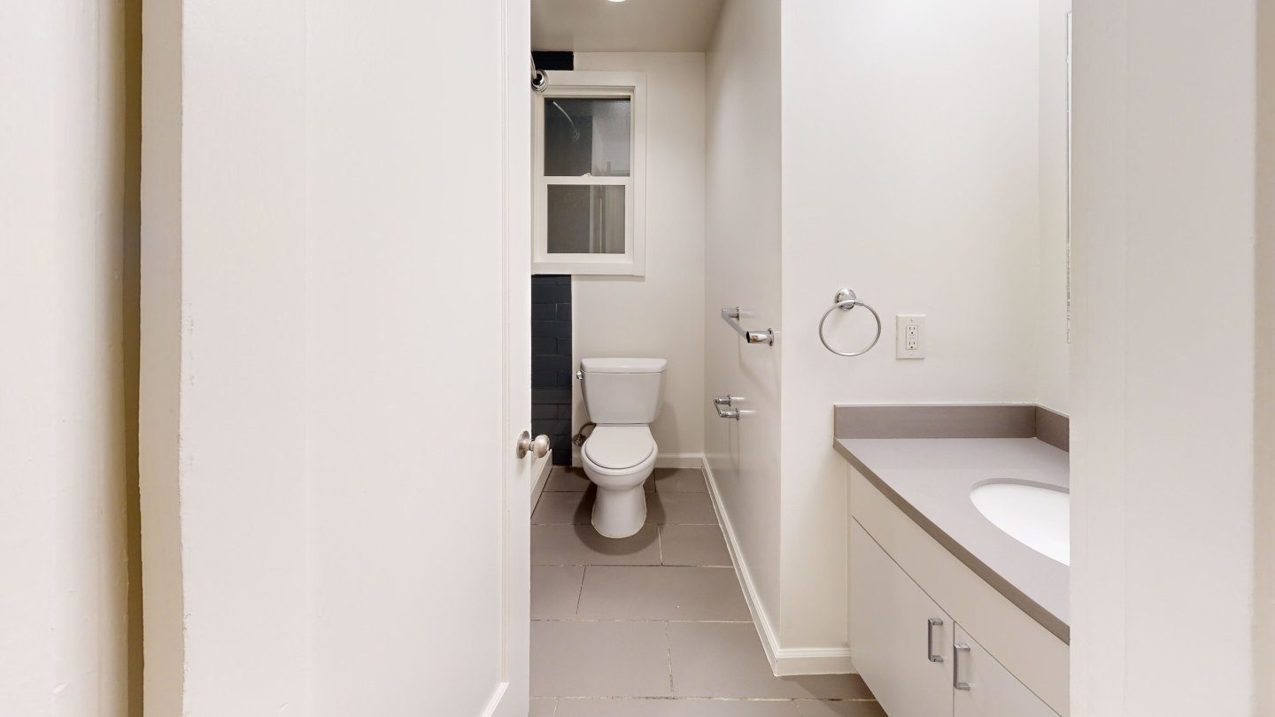 325 9th Avenue Image 12