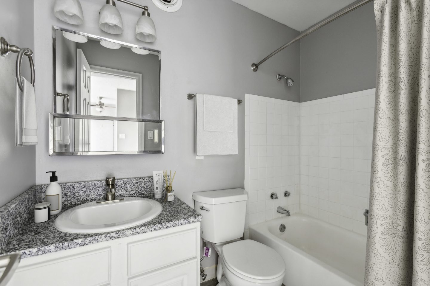 Chestnut Springs Apartments Image 37