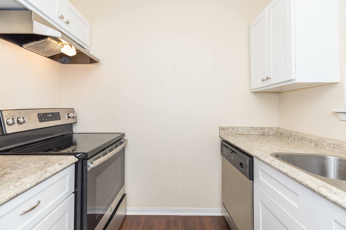 Camelot Apartments Image 12