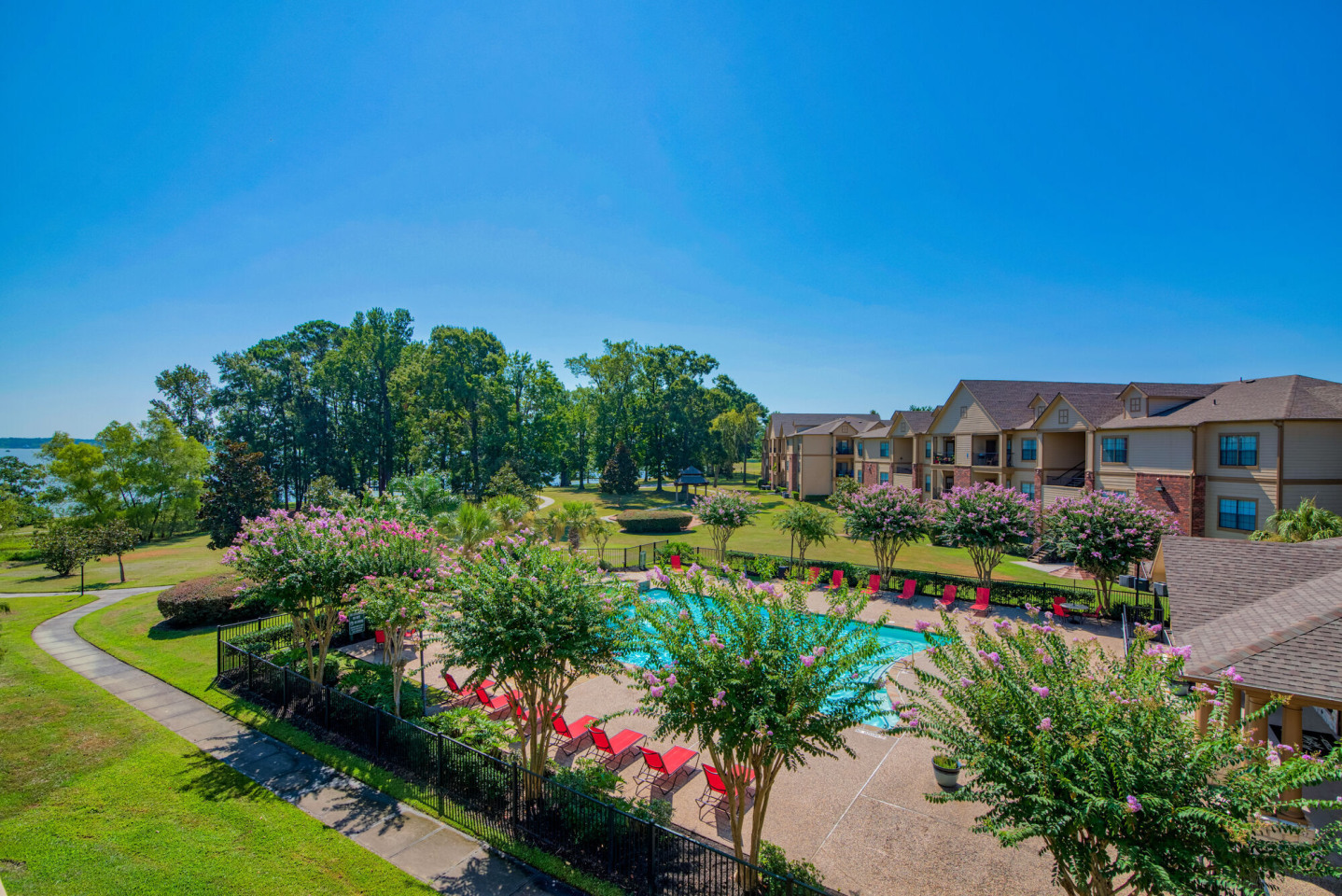 Lakeshore Villas Image 10