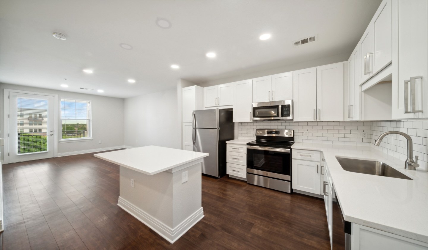 21 Fitzsimons Apartment Homes Image 1