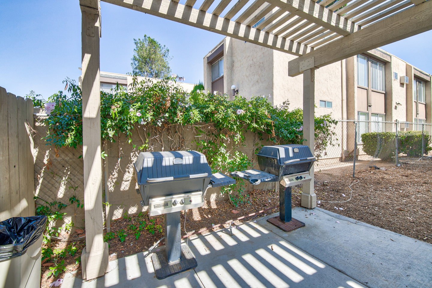 Monterey Apartments Image 19