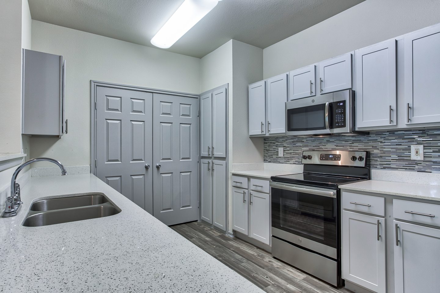 Waters Edge Villas Apartments Image 17