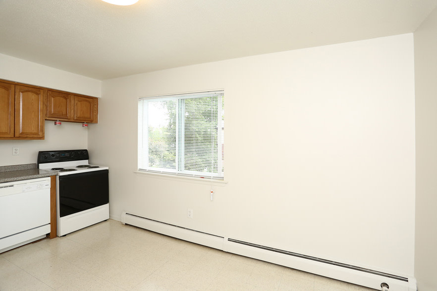 Woodbury Apartments Image 7