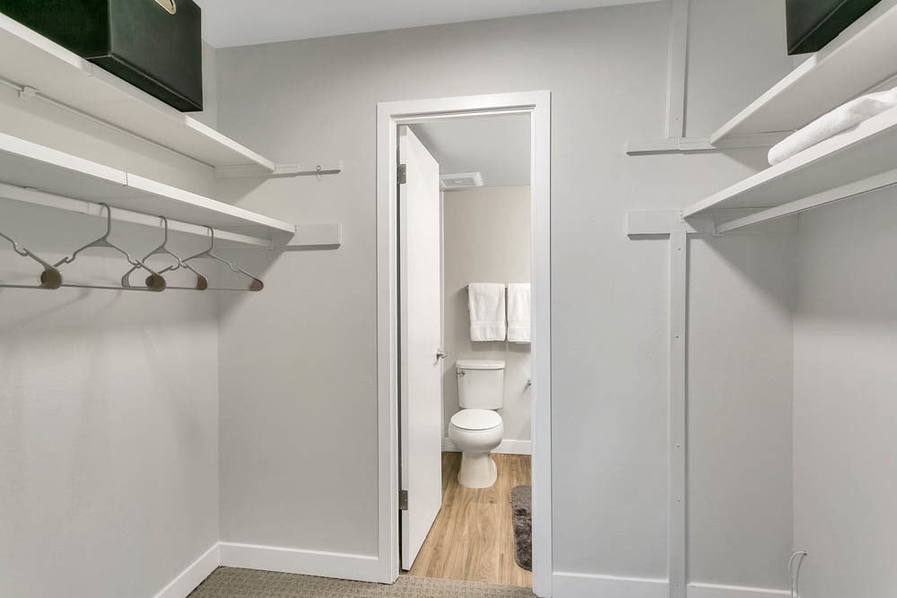 1311 Cook Image 9