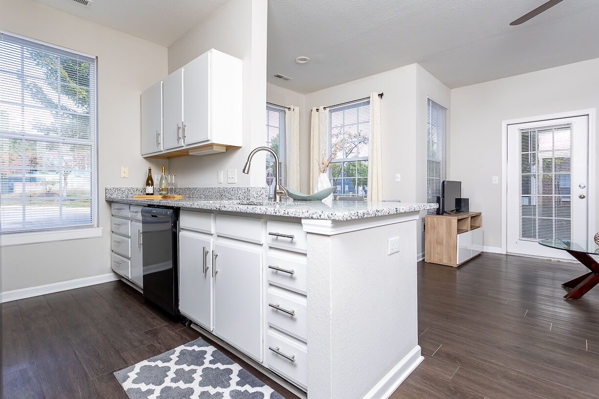Linden Square Image 70