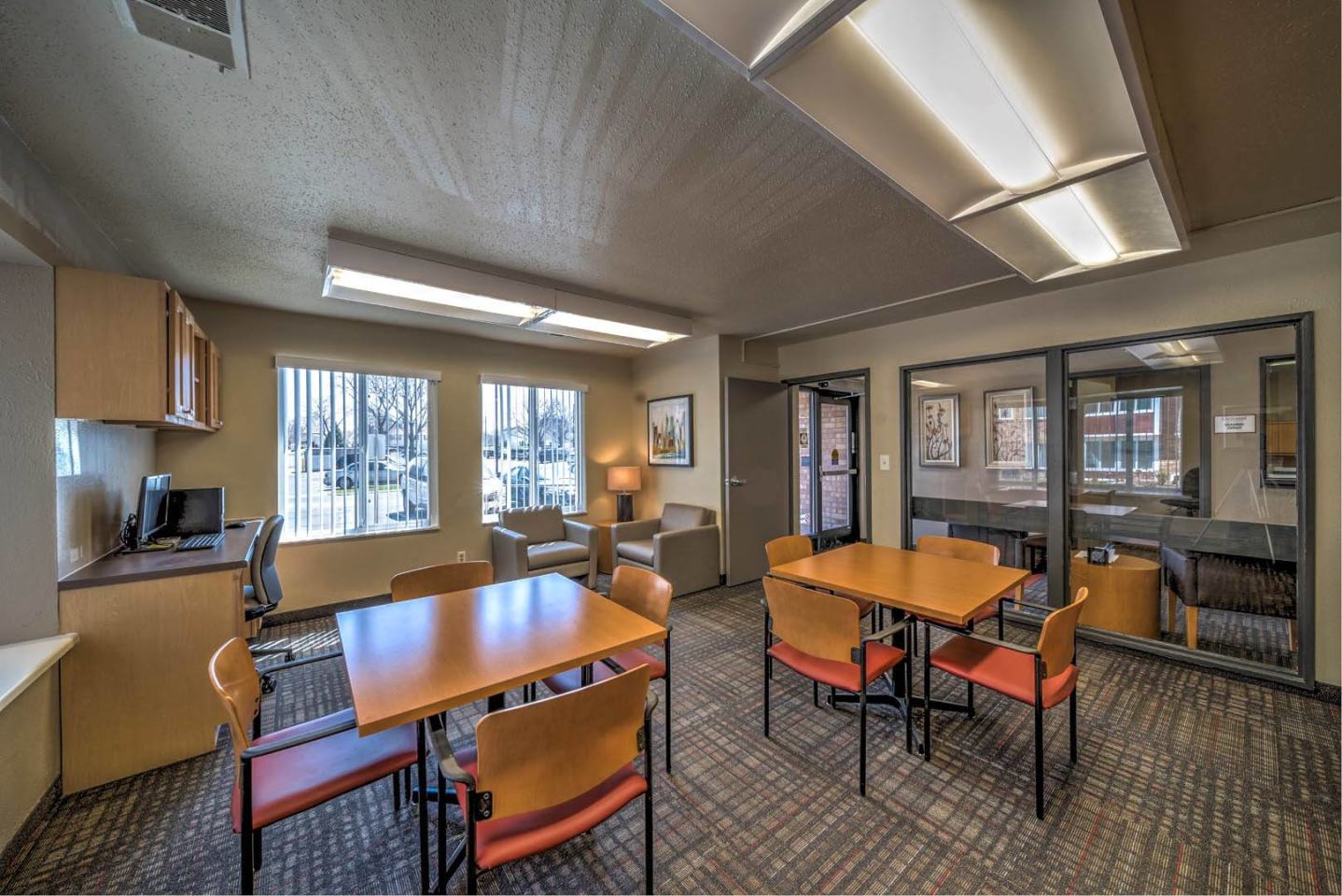 Castlewood apartments Image 3