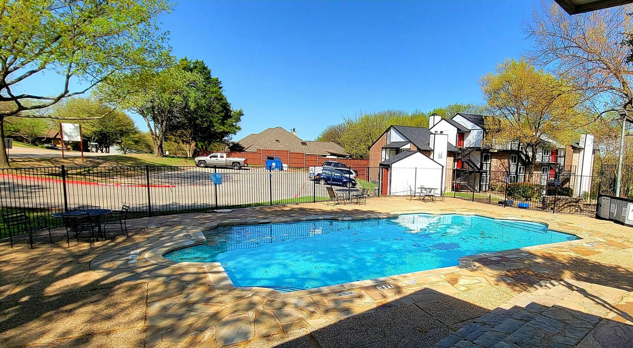 Lakeside Apartment Homes Image 3