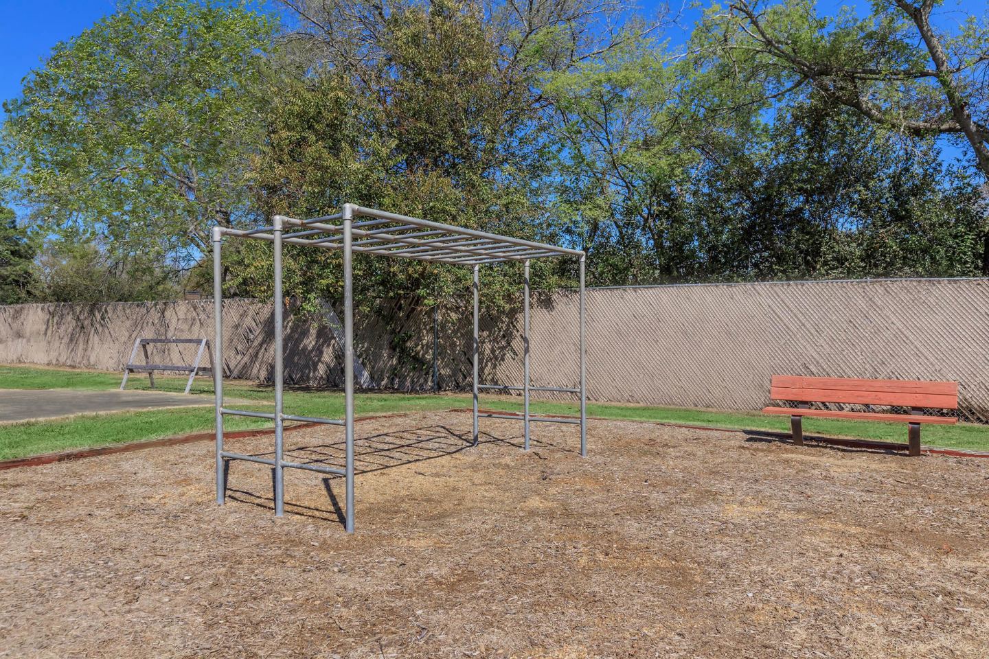 Midtown Oaks Image 19