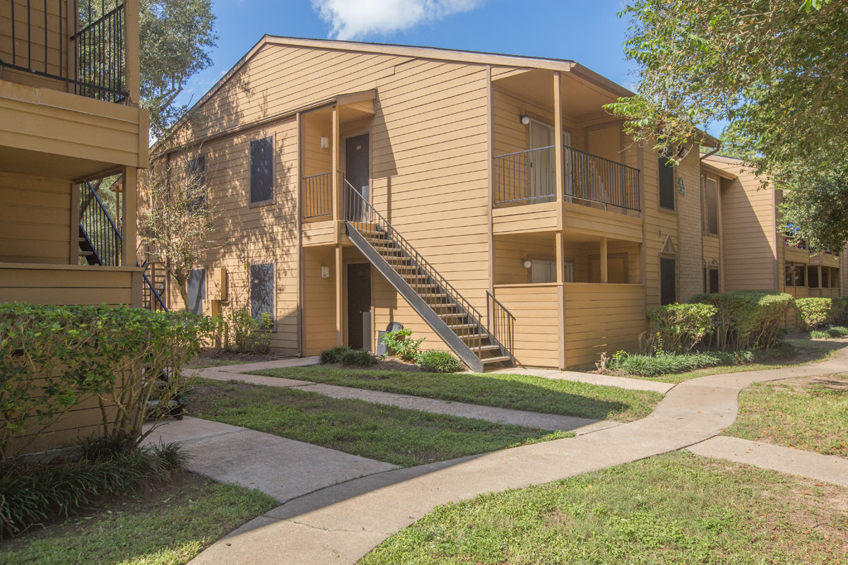 Elm Grove Image 1
