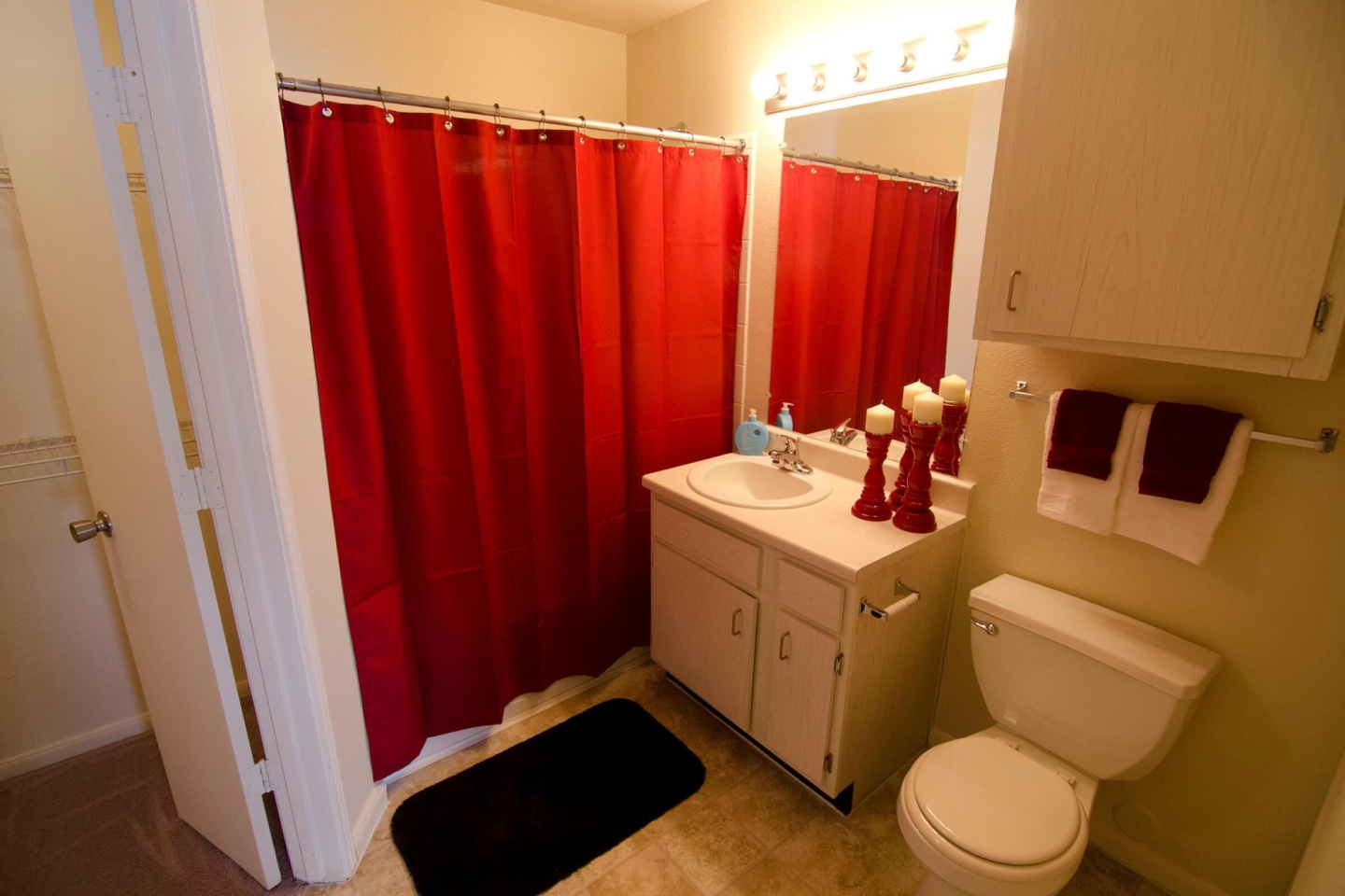 College Towne Apartments Image 17