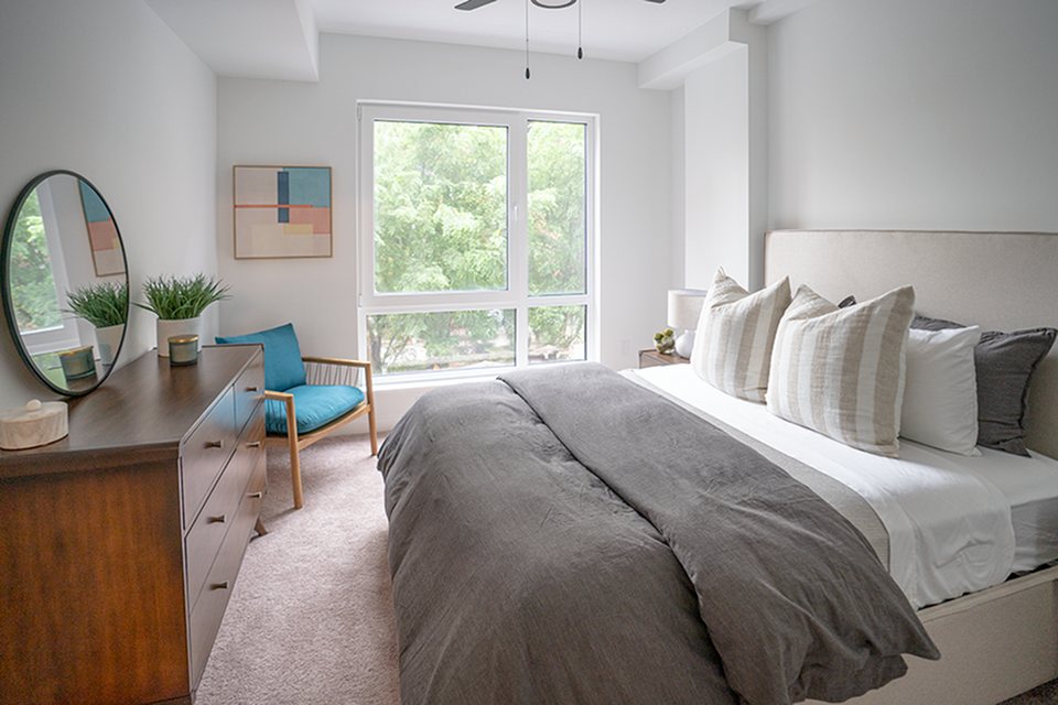 202 Queen Image 19