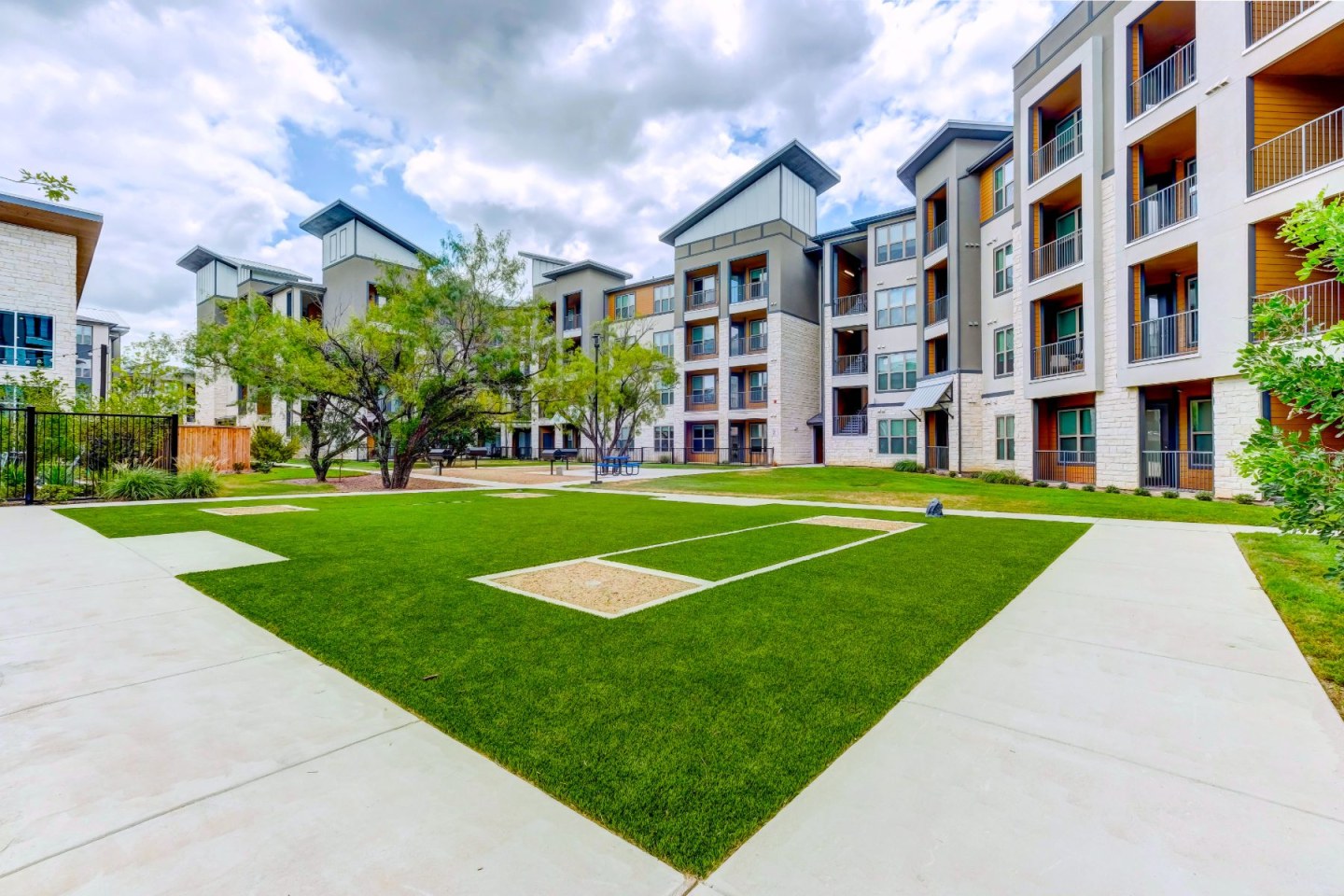 OXLY Apartments Image 10