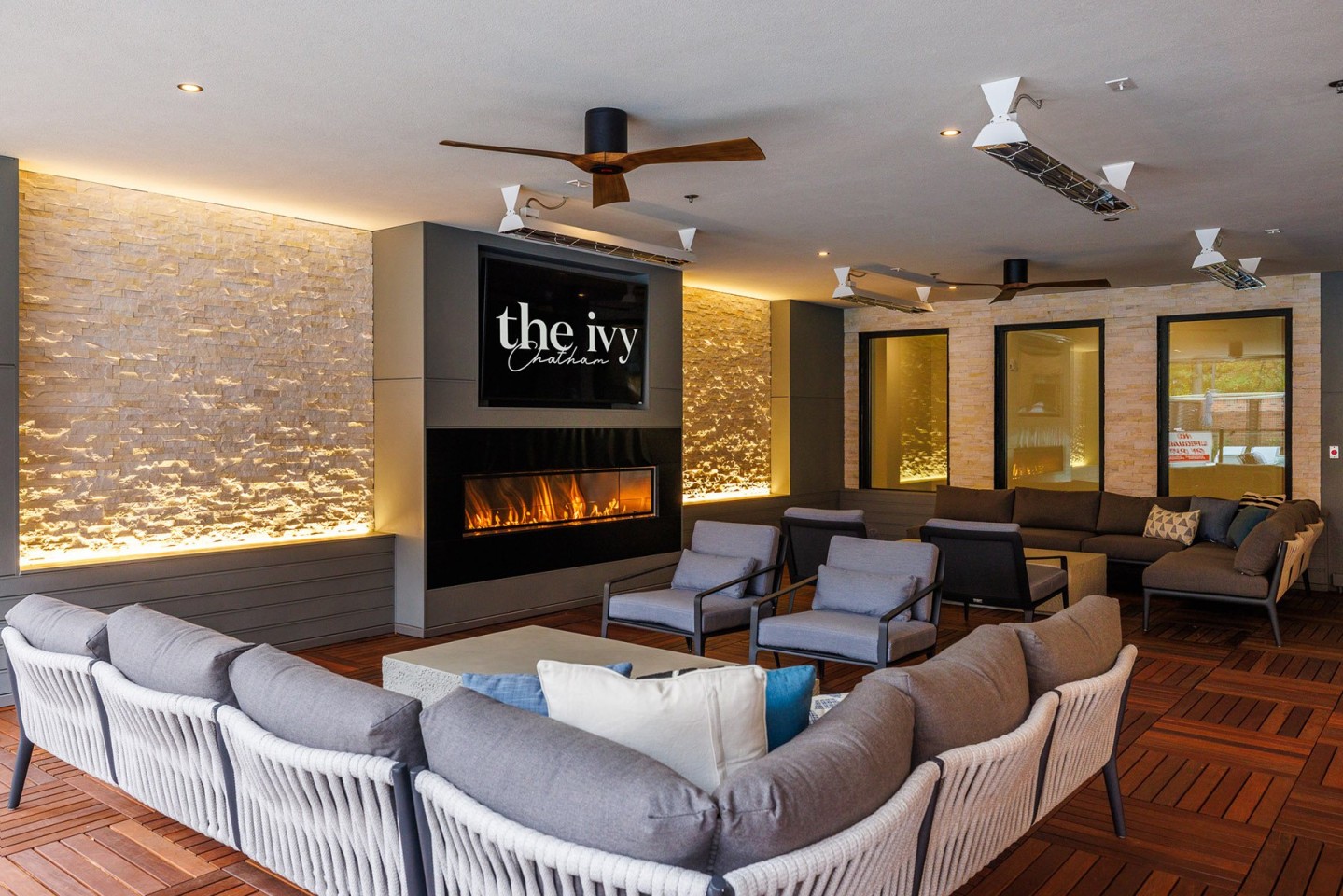 The Ivy Image 44