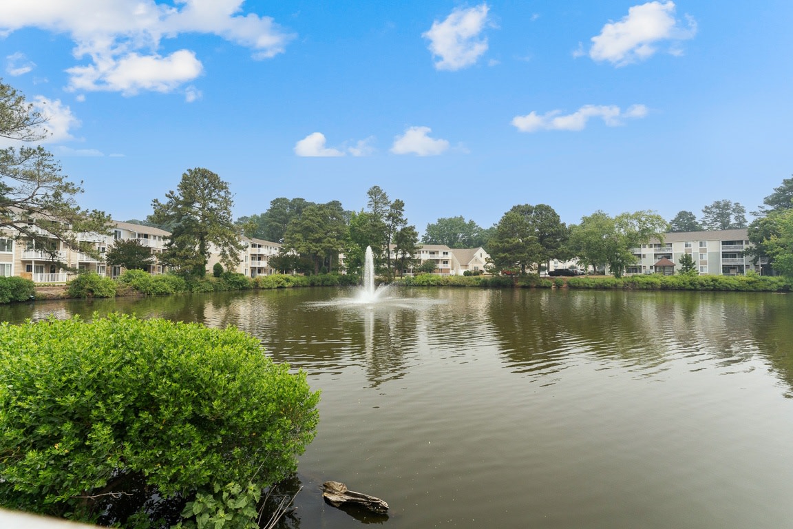 Linkhorn Bay Apartments Image 8