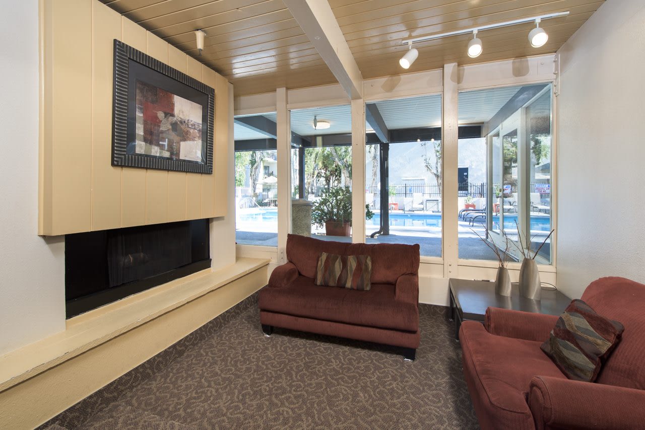 Tarzana Springs Image 10