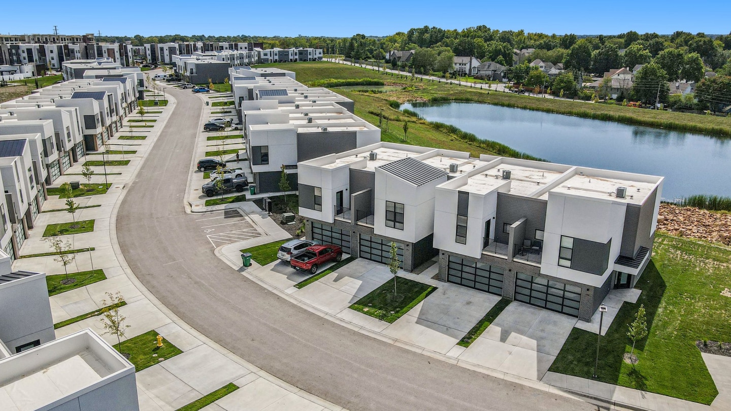 Vanguard Villas Image 25