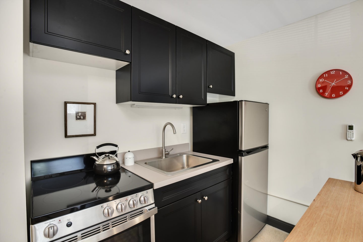646 Hazelwood Image 12