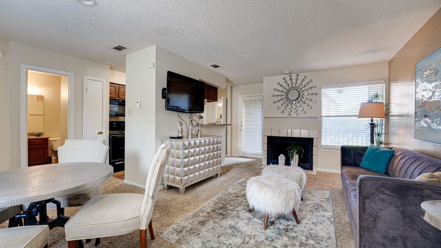 Woodland Hills Image 2