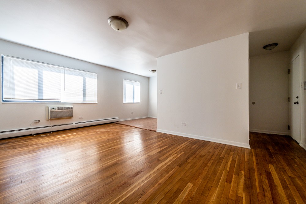 8342-8350 S Ellis Ave Image 12