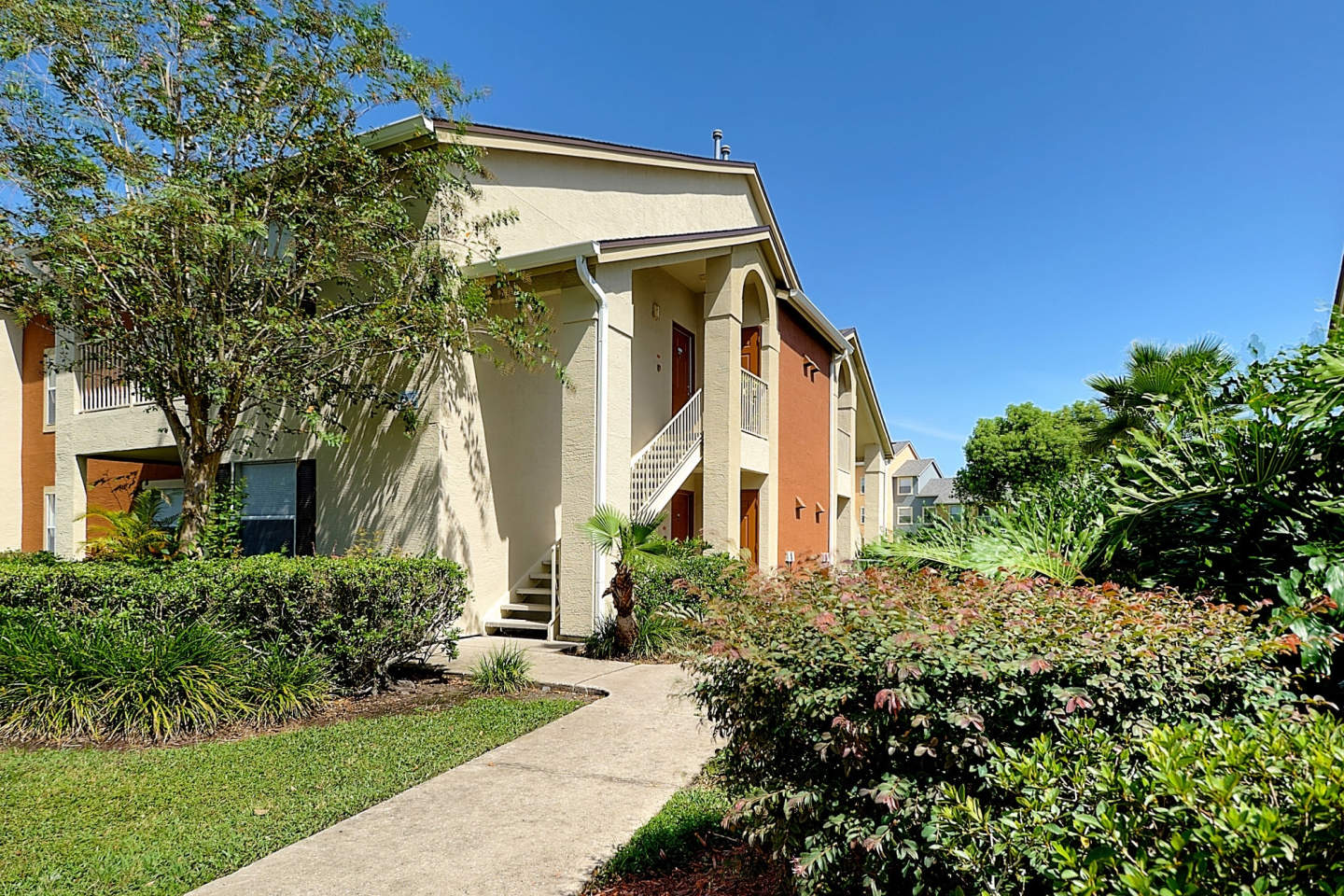 Oasis Club Apartments Image 2