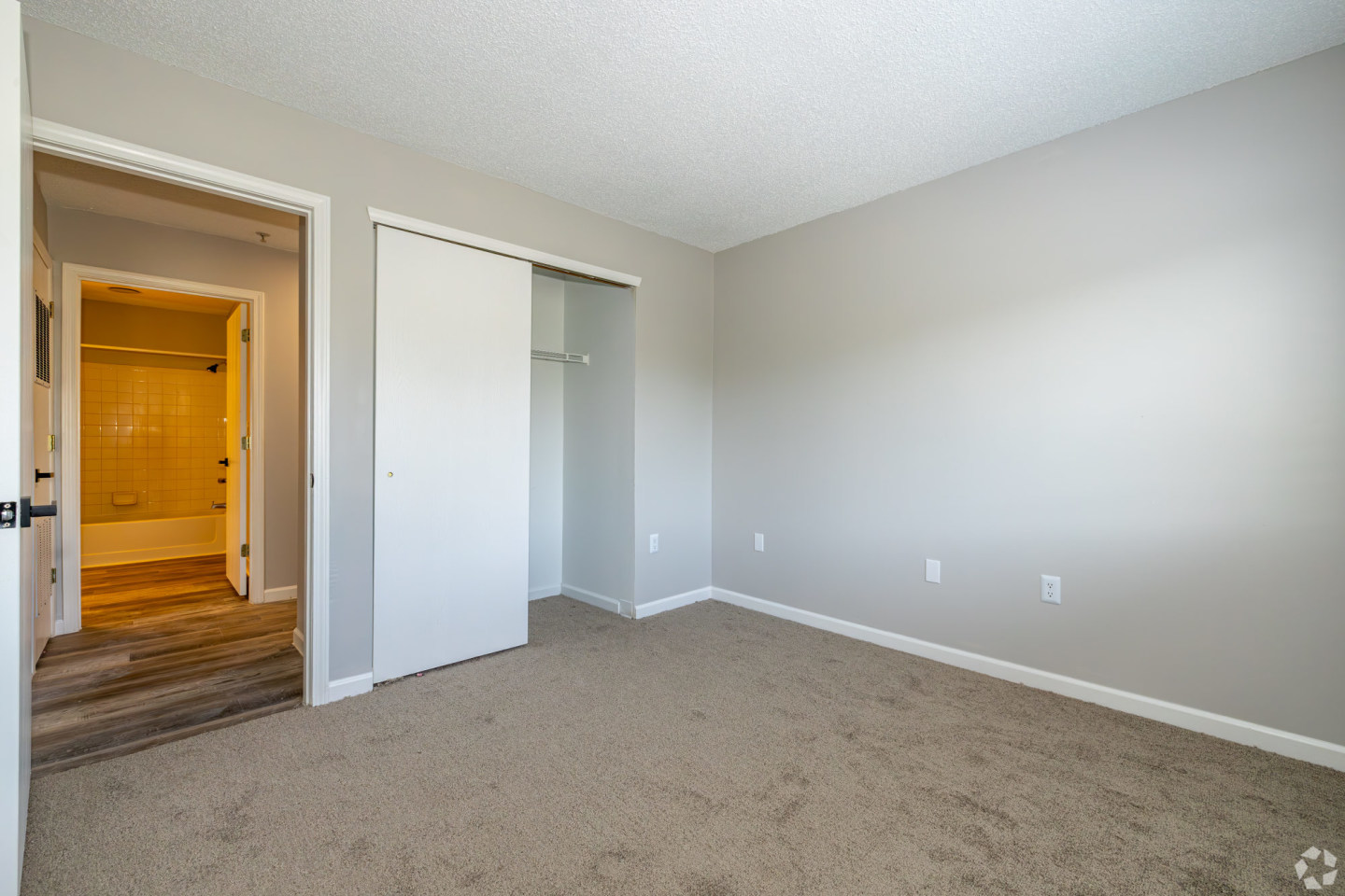 The Landings at Steele Creek Apartments Image 18