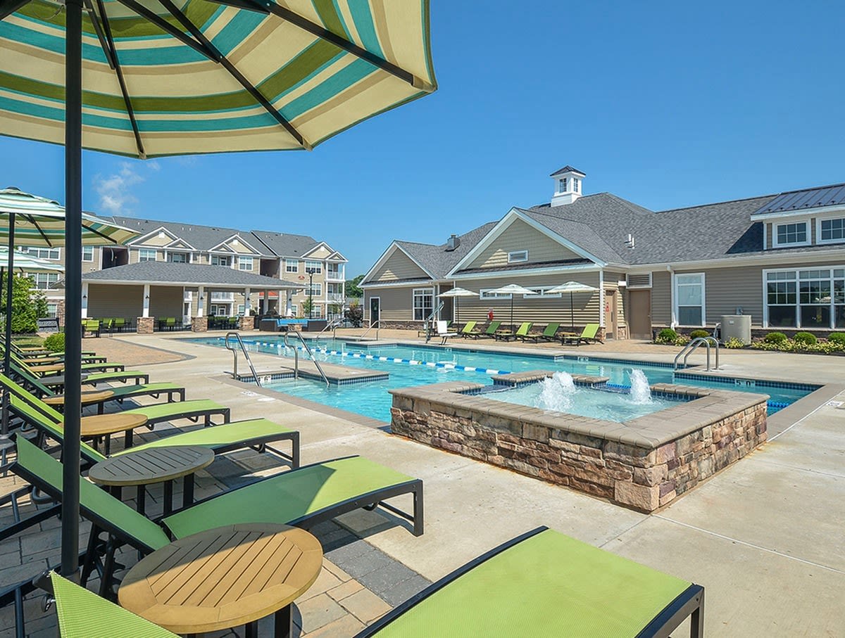 Westfield 41 Apartment Homes Image 16