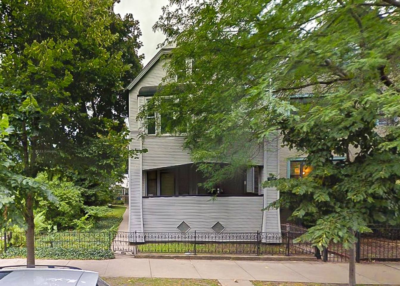3250 N Lakewood Image 1