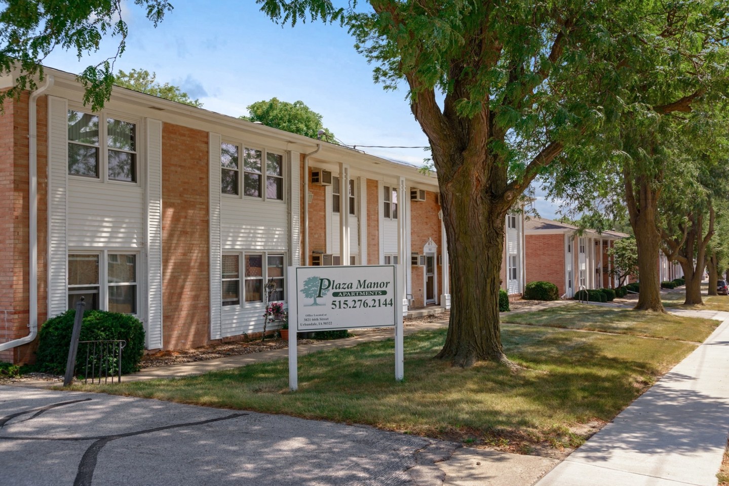 Plaza Manor Image 4