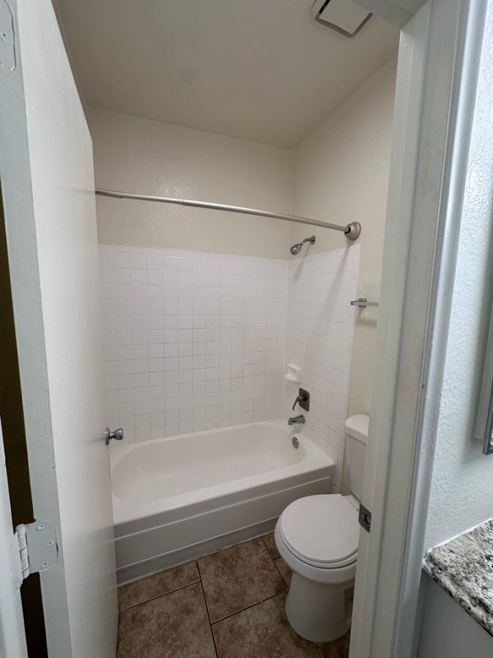 Juniper Canyon Apartments Image 16