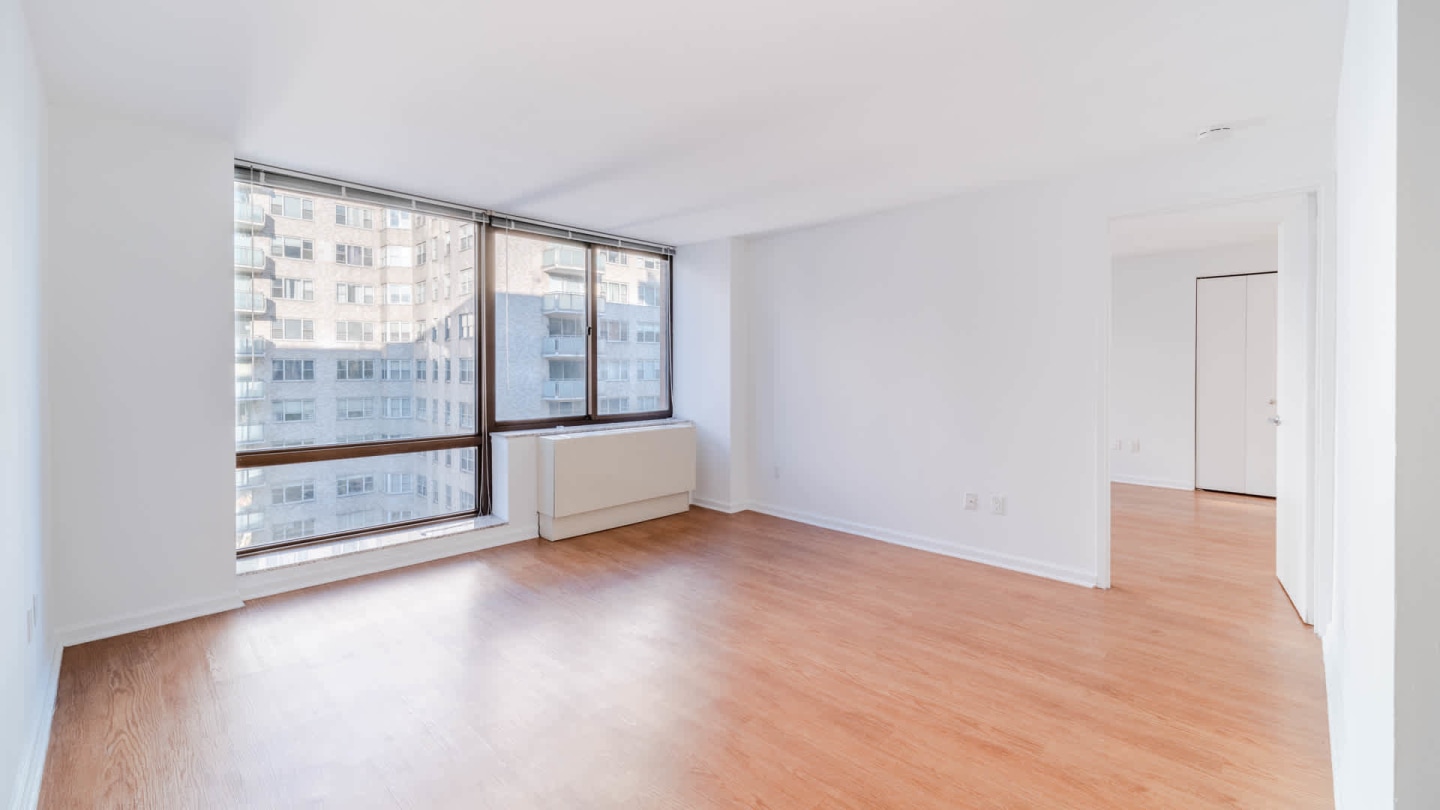 300 East 39th Image 24