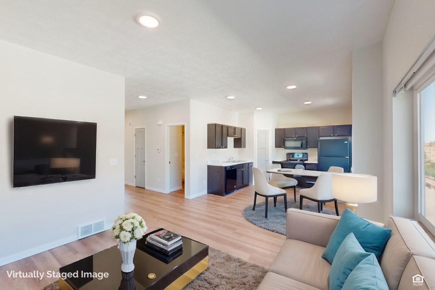 Maple Pass Apartments & Townhomes Image 14