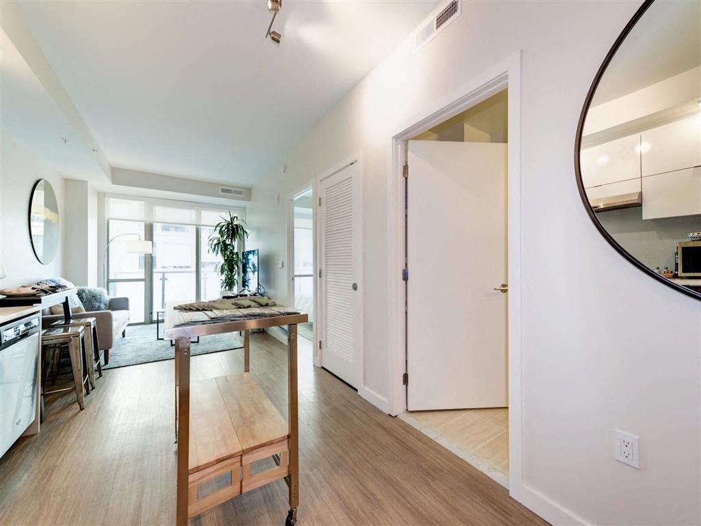 Artline Apartments Image 9