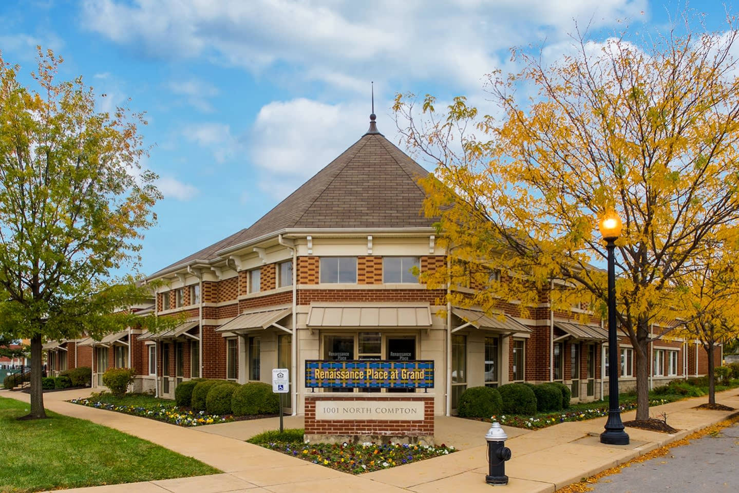 Renaissance Place at Grand Apartments Image 12