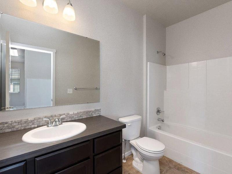 Crimson Point Apartments Image 11