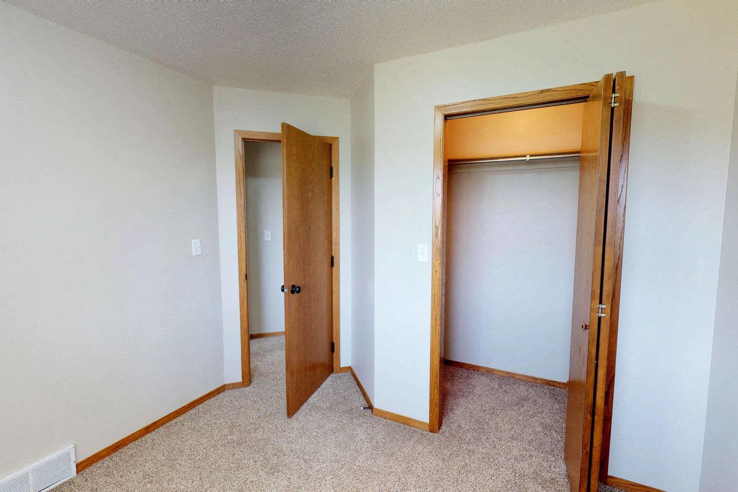 Cottage West Twin Homes Image 42