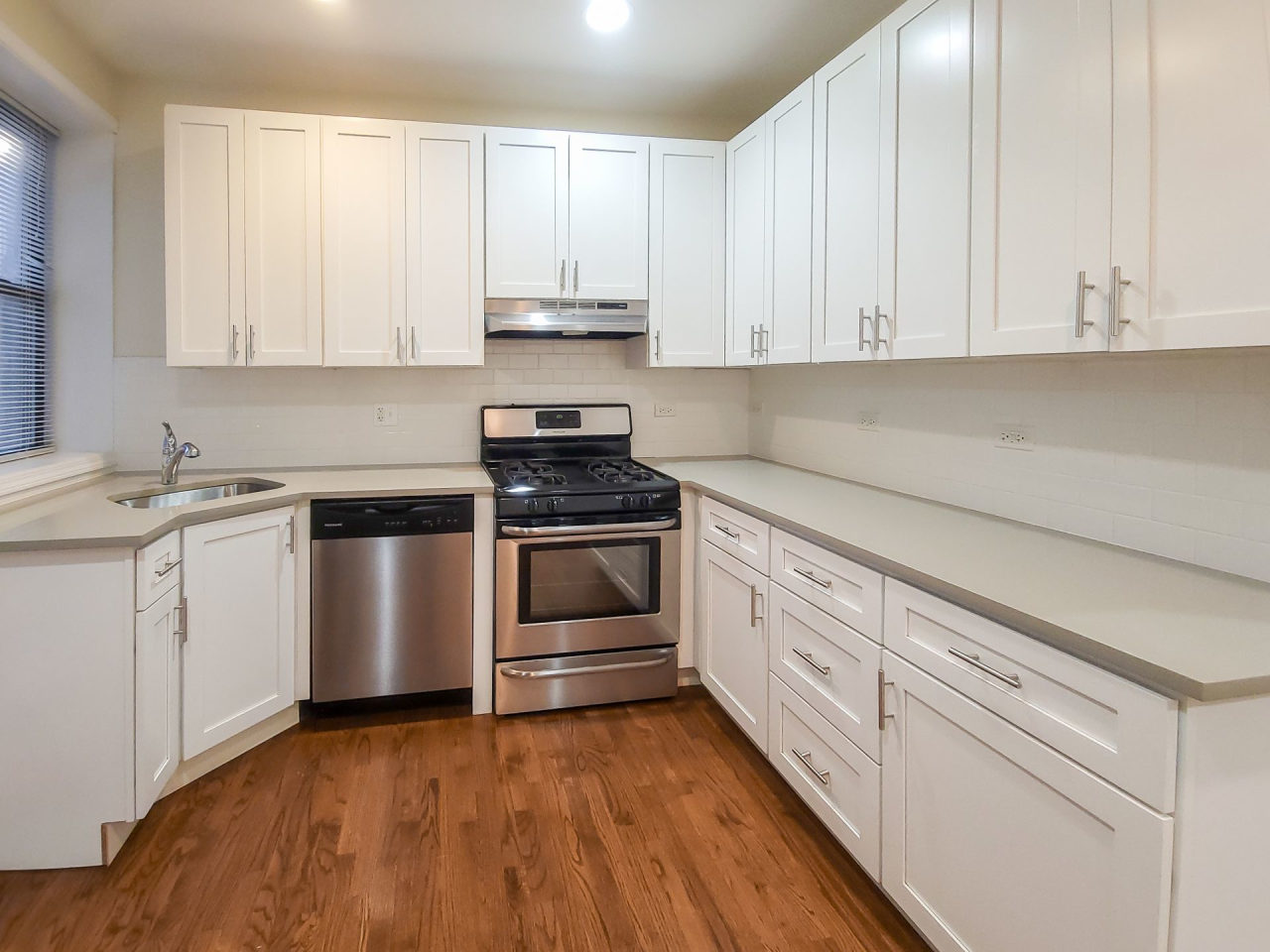 4651 North Wolcott Ave. Apt. Image 7
