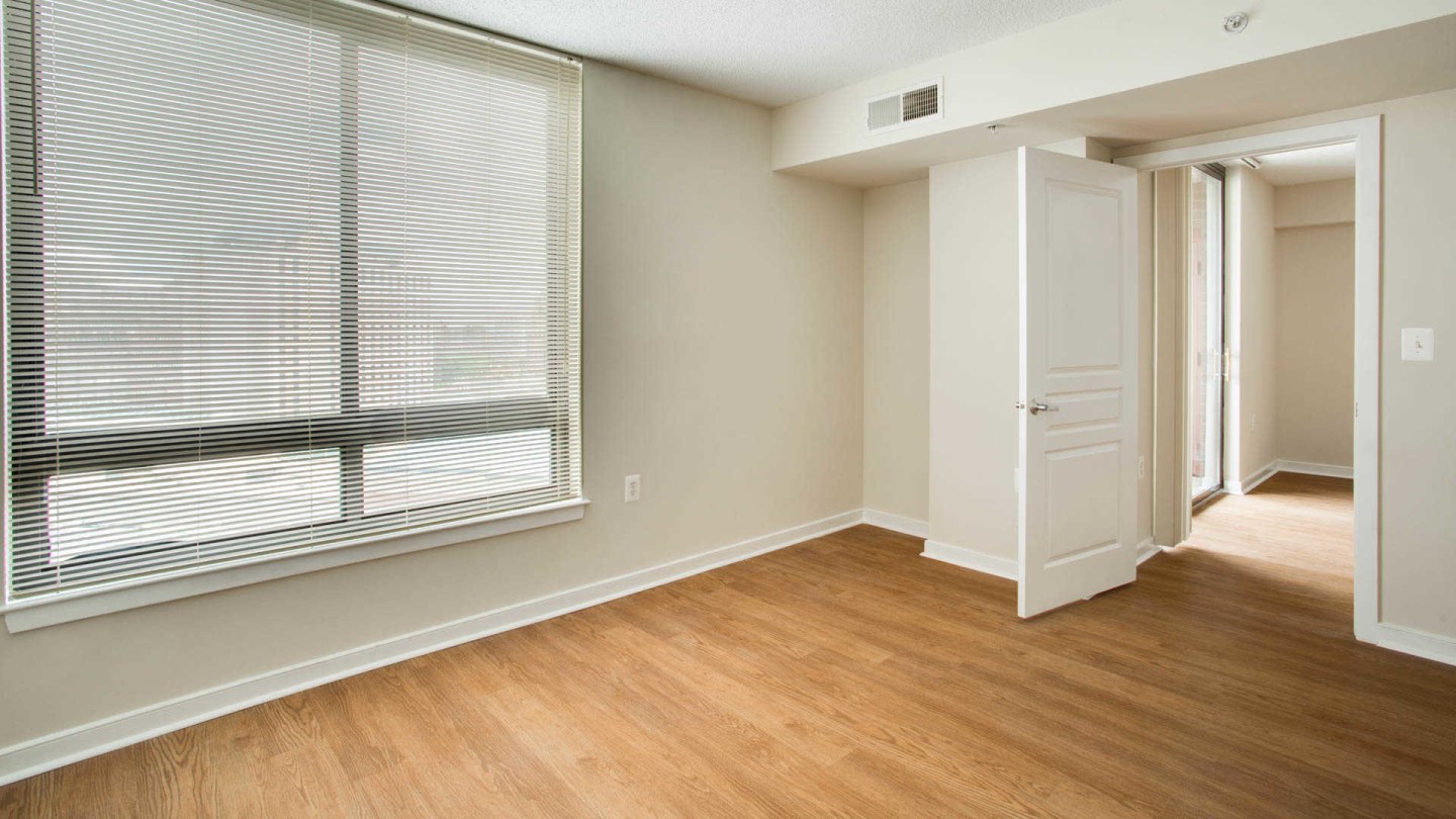 1401 Joyce on Pentagon Row Image 32