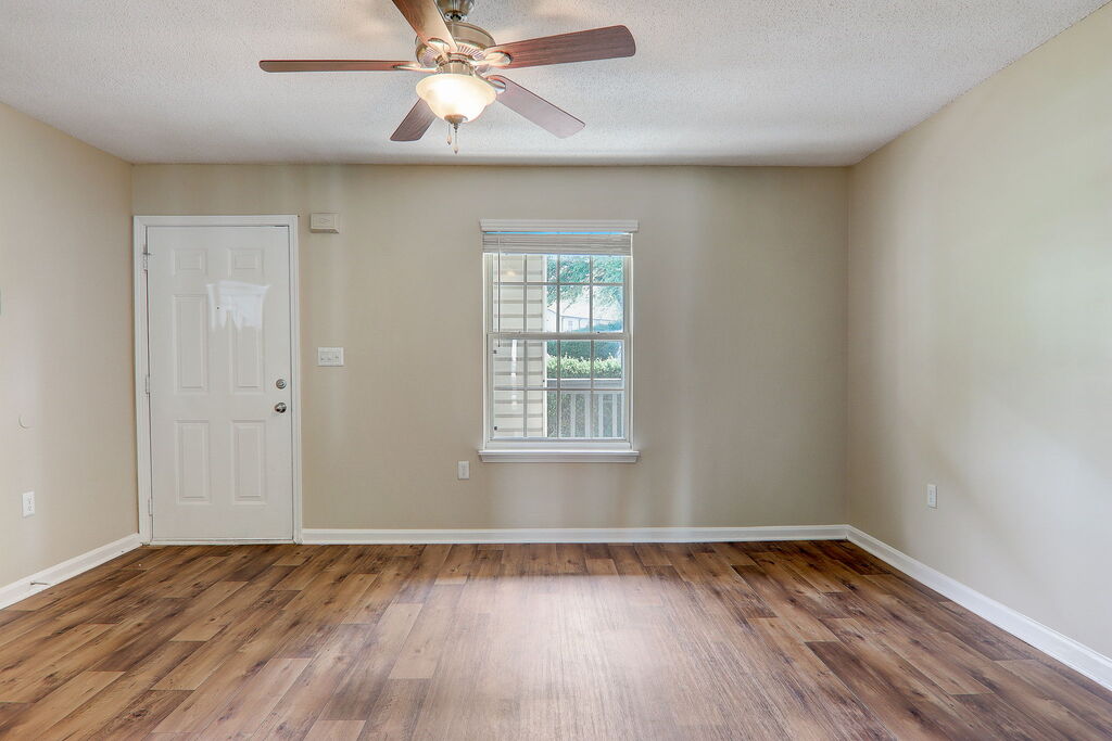 The Grove Apartments Image 12