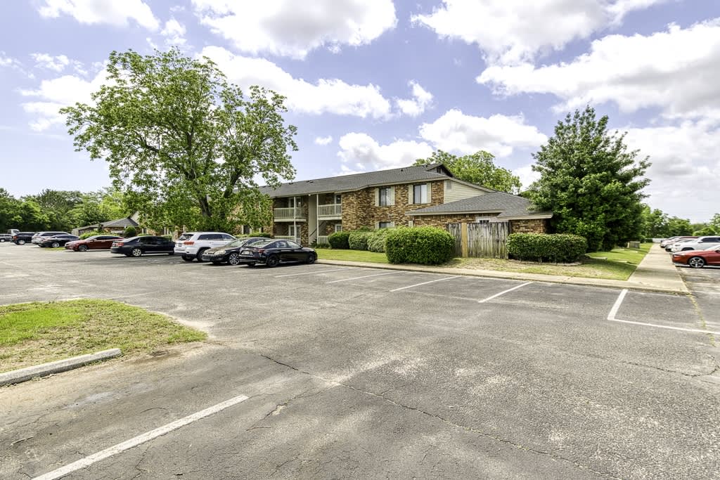 Briarwood Condominiums Image 3