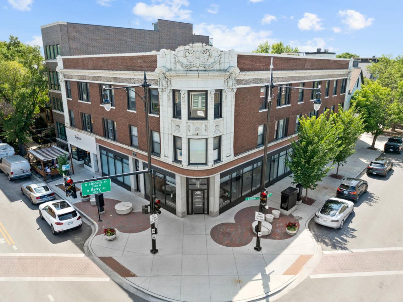 3054-58 N Greenview / 1507-11 W Barry Image 4