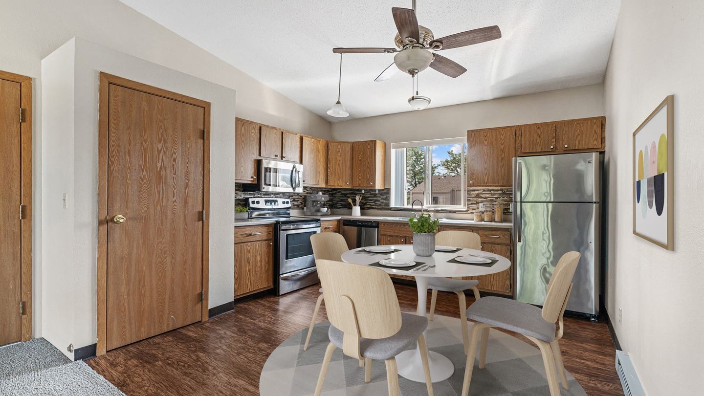 Pointe West Apartments Image 1