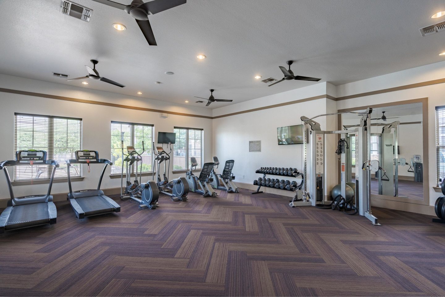 Tradewinds Apartments Image 2