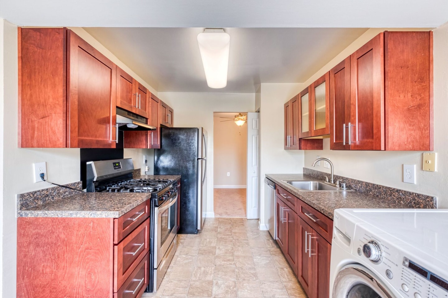 Oakton Park Apartments Image 1