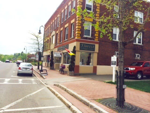15 West Broadway Image 1