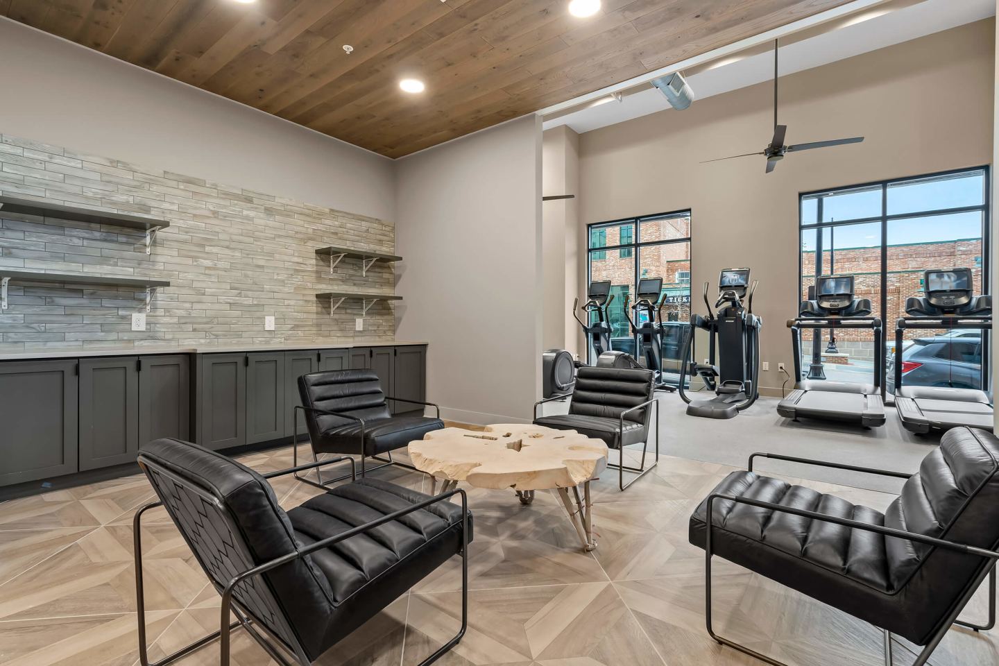 408 Jackson Image 25