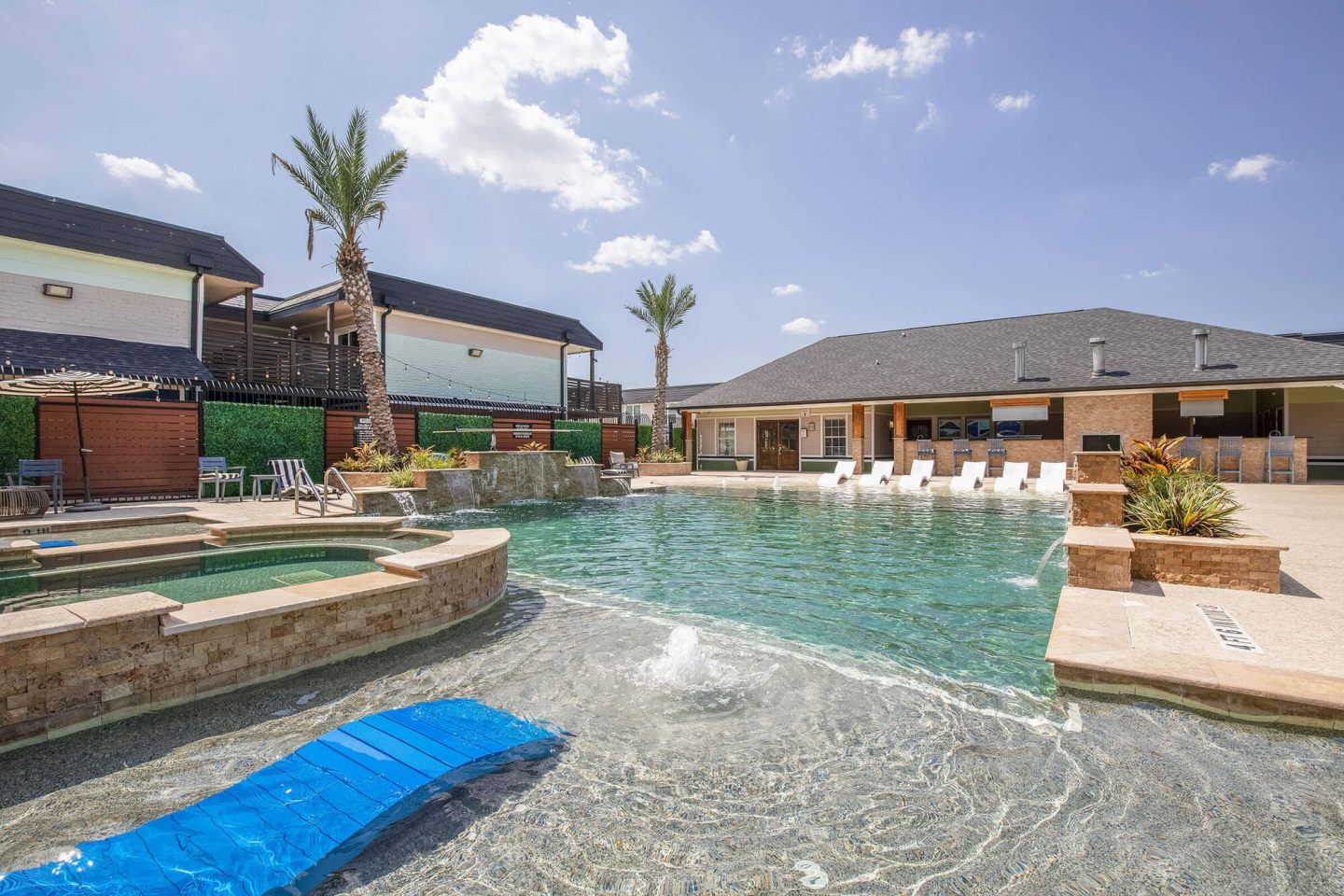 Dominion at Oak Forest Apartments Image 15