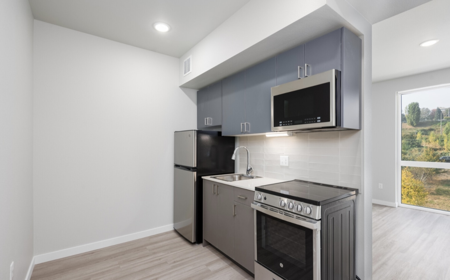 Ellis Apartments - Student Housing Image 6